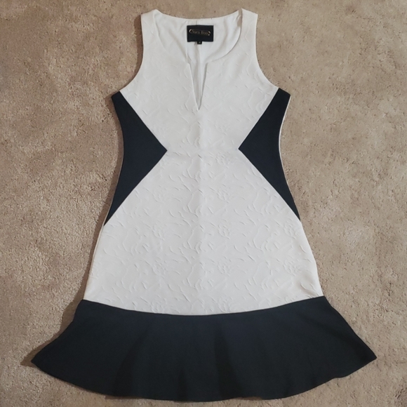 Sara Boo Dress - Picture 1 of 5
